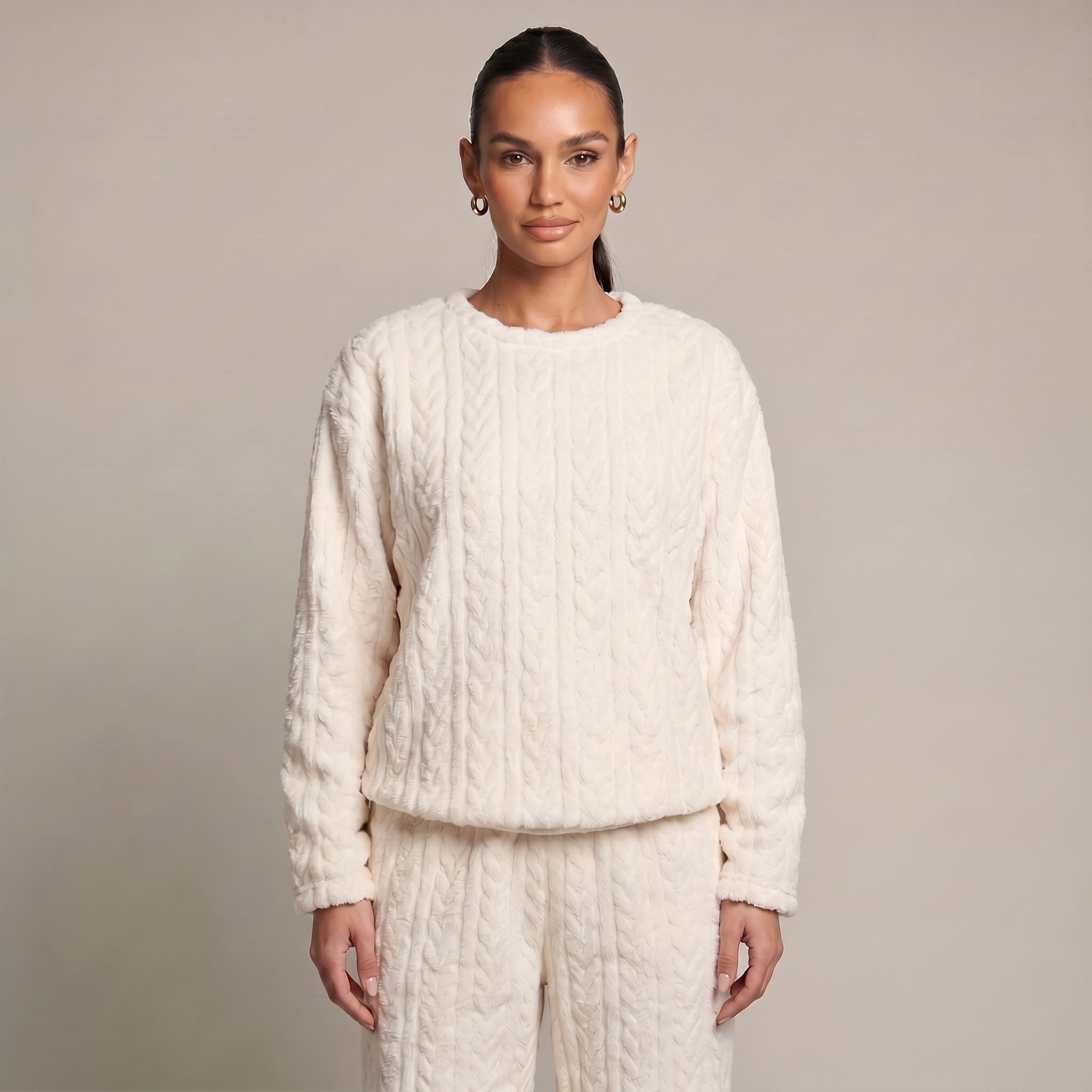 Pijama Polar coral fleece crema, conjunto buzo y pantalón - Curvadivina