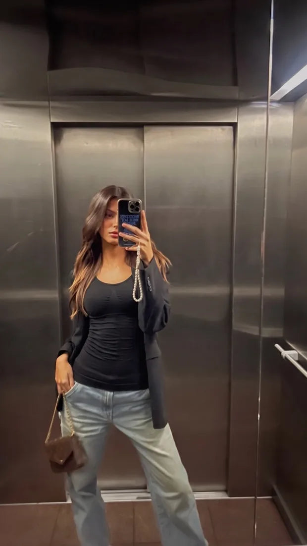Camila F.